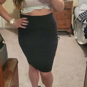 pencil skirt. cotton & stretch. size L